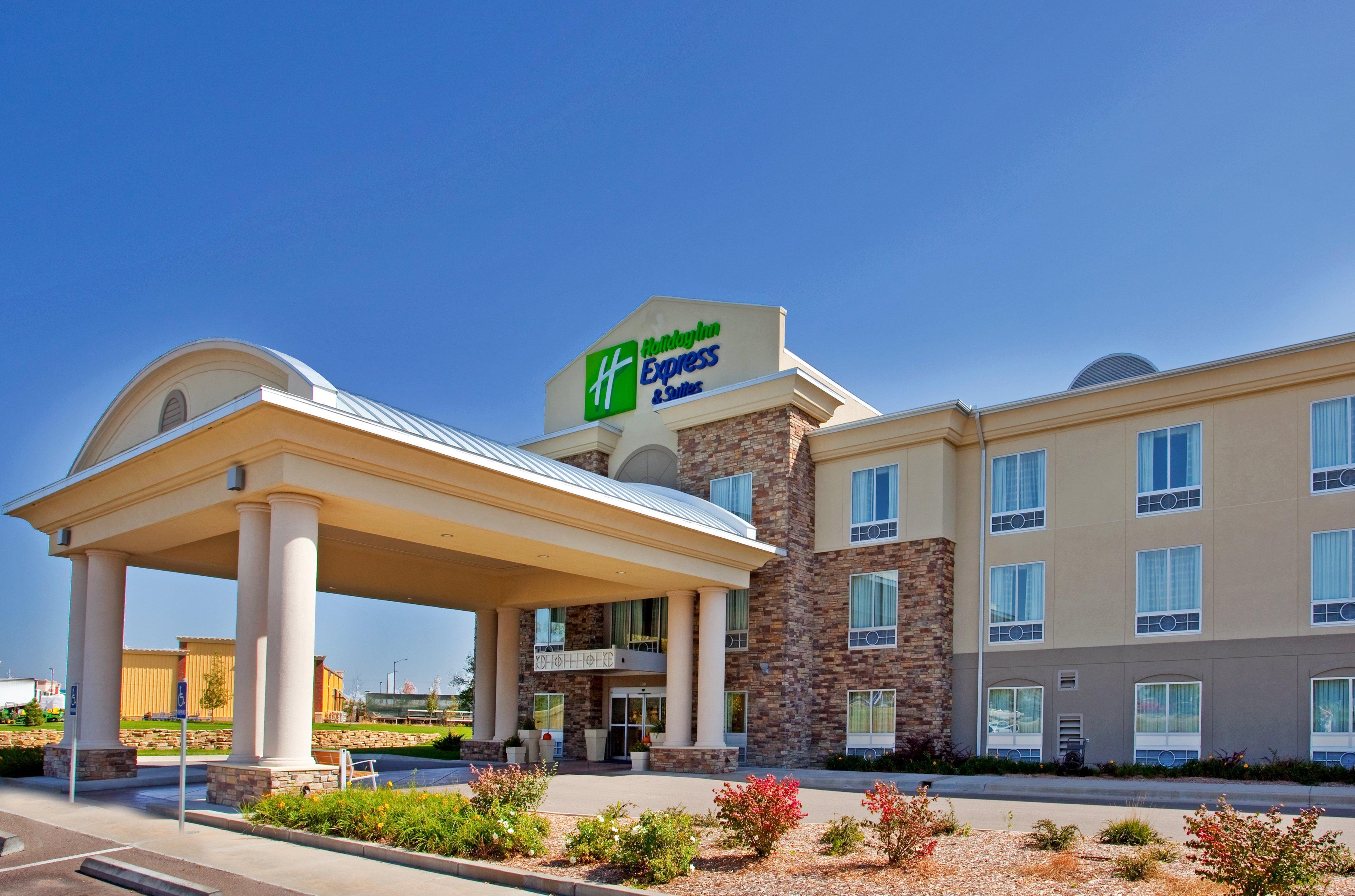 Holiday Inn Express & Suites East Wichita I-35 Andover, An Ihg Hotel Exterior photo