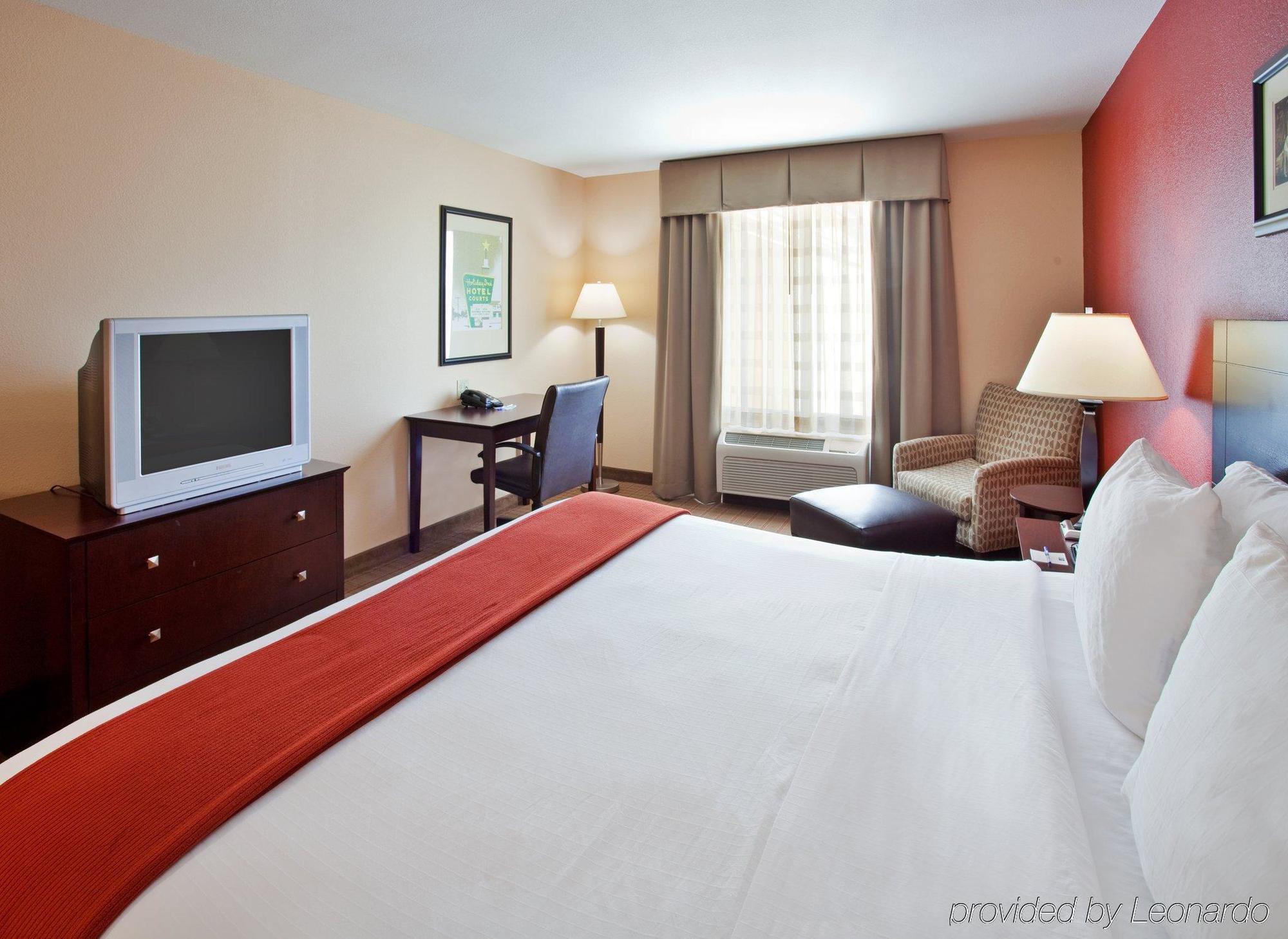 Holiday Inn Express & Suites East Wichita I-35 Andover, An Ihg Hotel Room photo